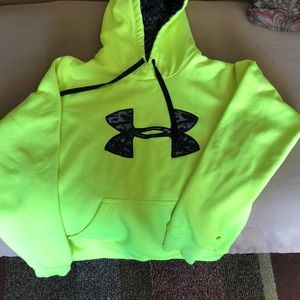 Under Armour Sweatshirt